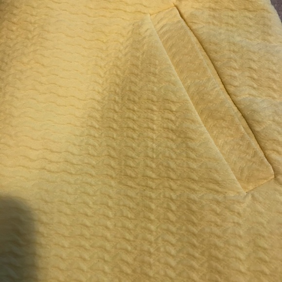 Limited yellow skirt - Picture 4 of 4